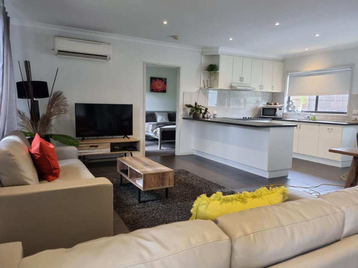 Island Cove Villas Кауес Екстериор снимка